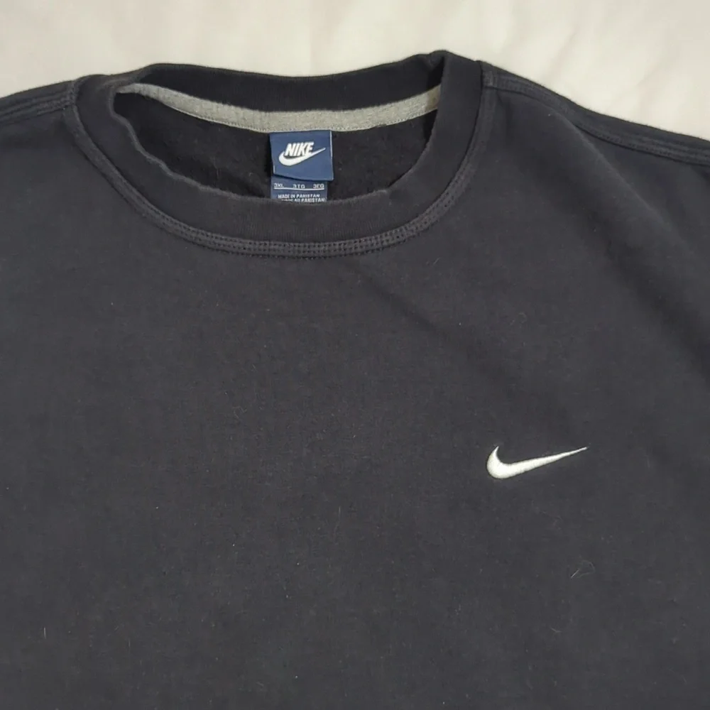 Nike Sportswear Solo Swoosh Men's Fleece Crew, Color Black Size 3XL